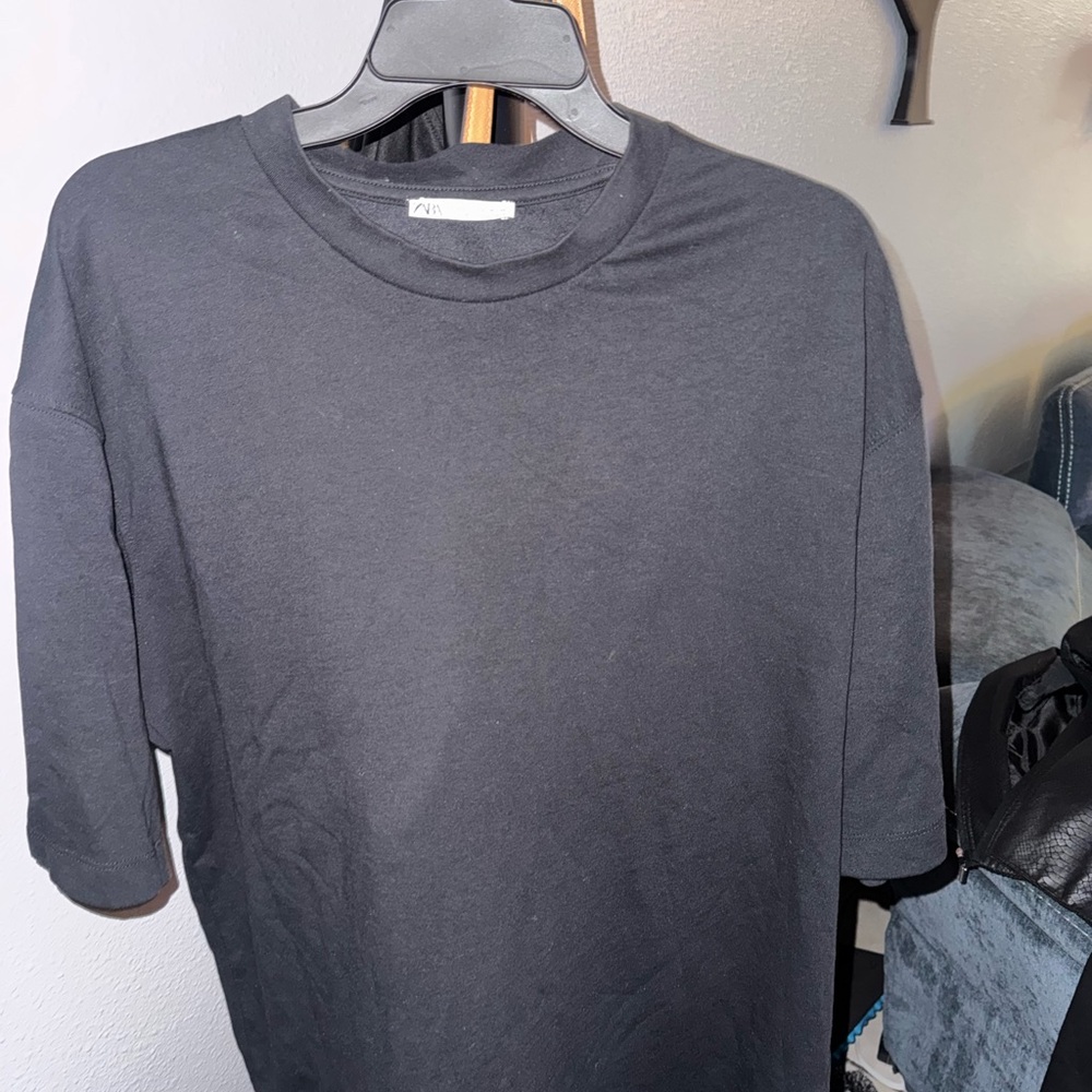 Zara Black Short-Sleeve Crewneck Tee